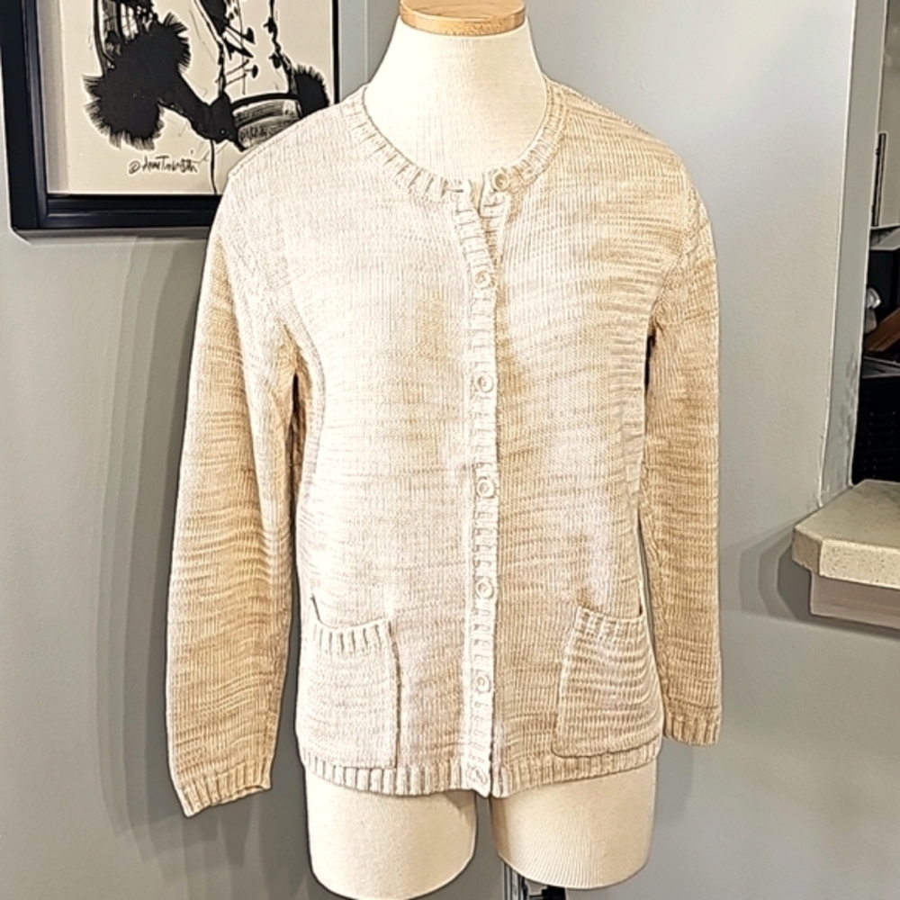 TALBOTS, staple peice, cardegan sweater. 2 pockets small. Cream‎ Nice Weight